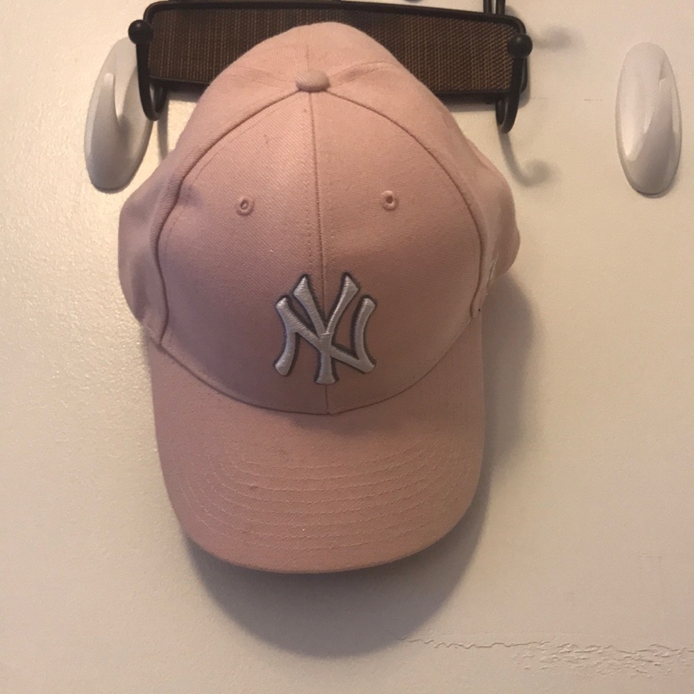 Pink Yankee hat - official MLB